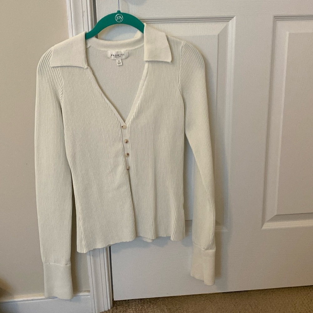 Promise the label white long sleeve ribbed collard
